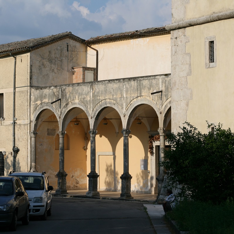Chiostro San francesco a Folloni a Montella
